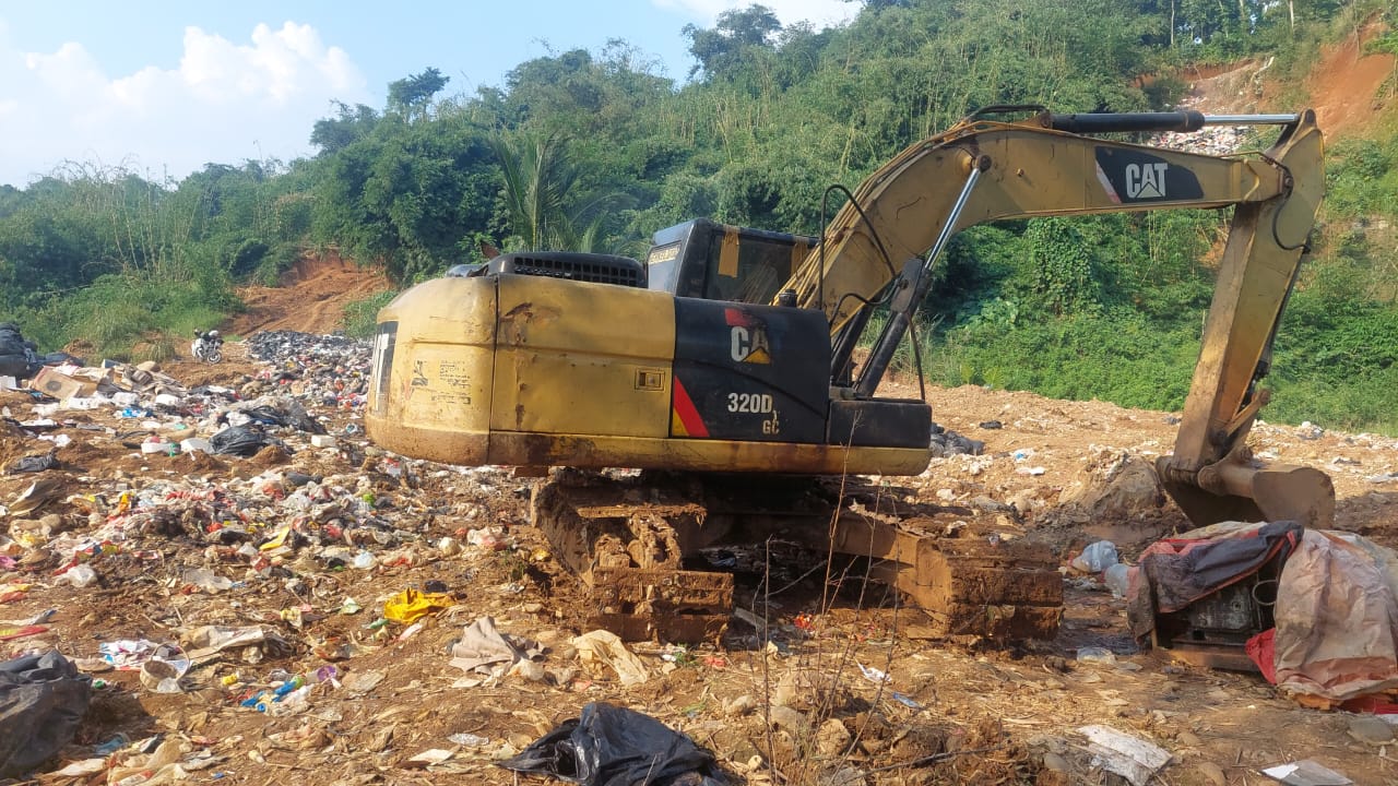 Lokasi pembuangan sampah di TPS liar bantaran Sungai Cisadane, Rancabungur, Kabupaten Bogor.