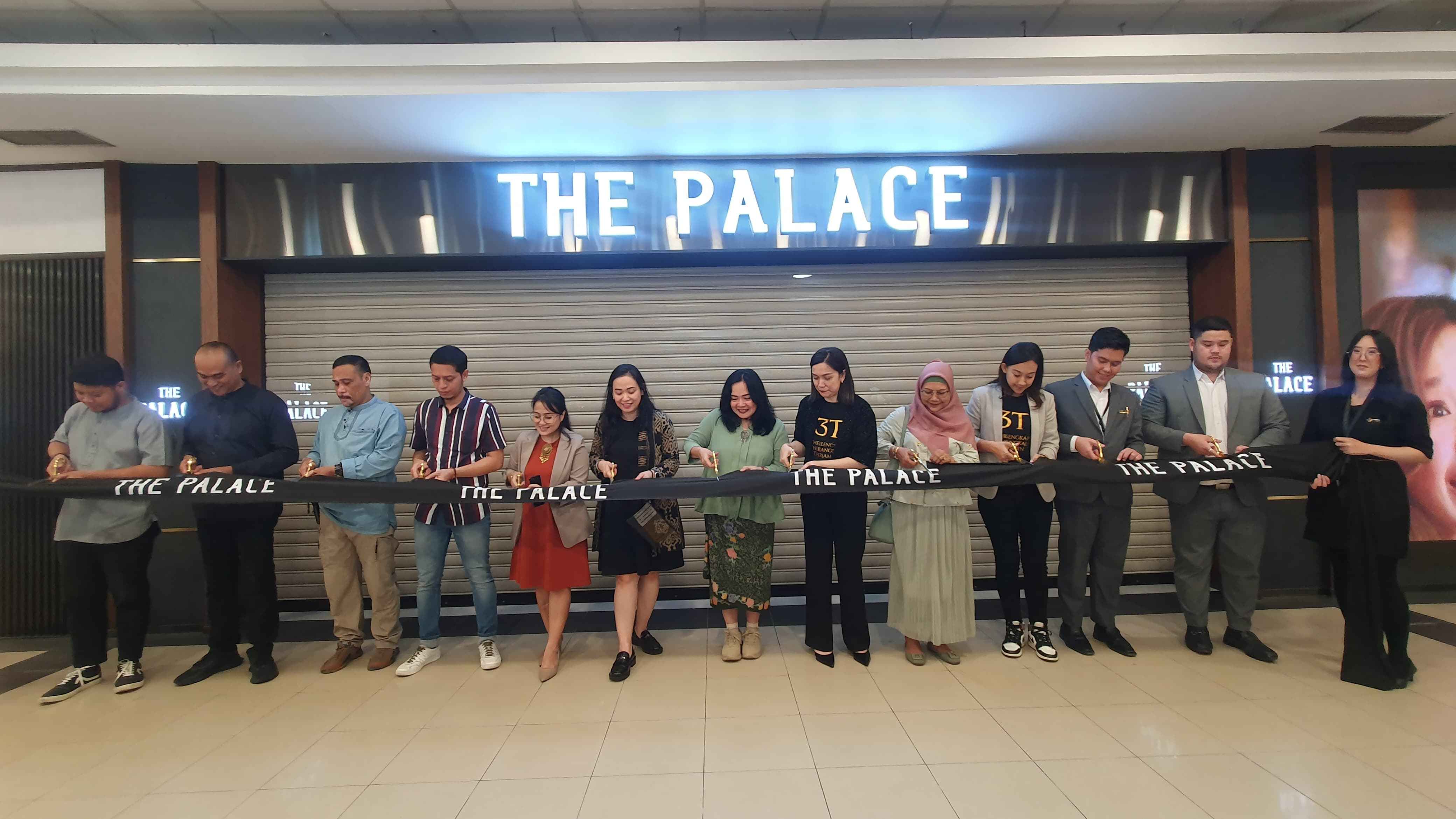 The Palace Jeweler, merek perhiasan emas dan berlian berkualitas, membuka gerai perhiasannya dengan suasana dan atmosfer baru di Mall Botani Square Bogor.