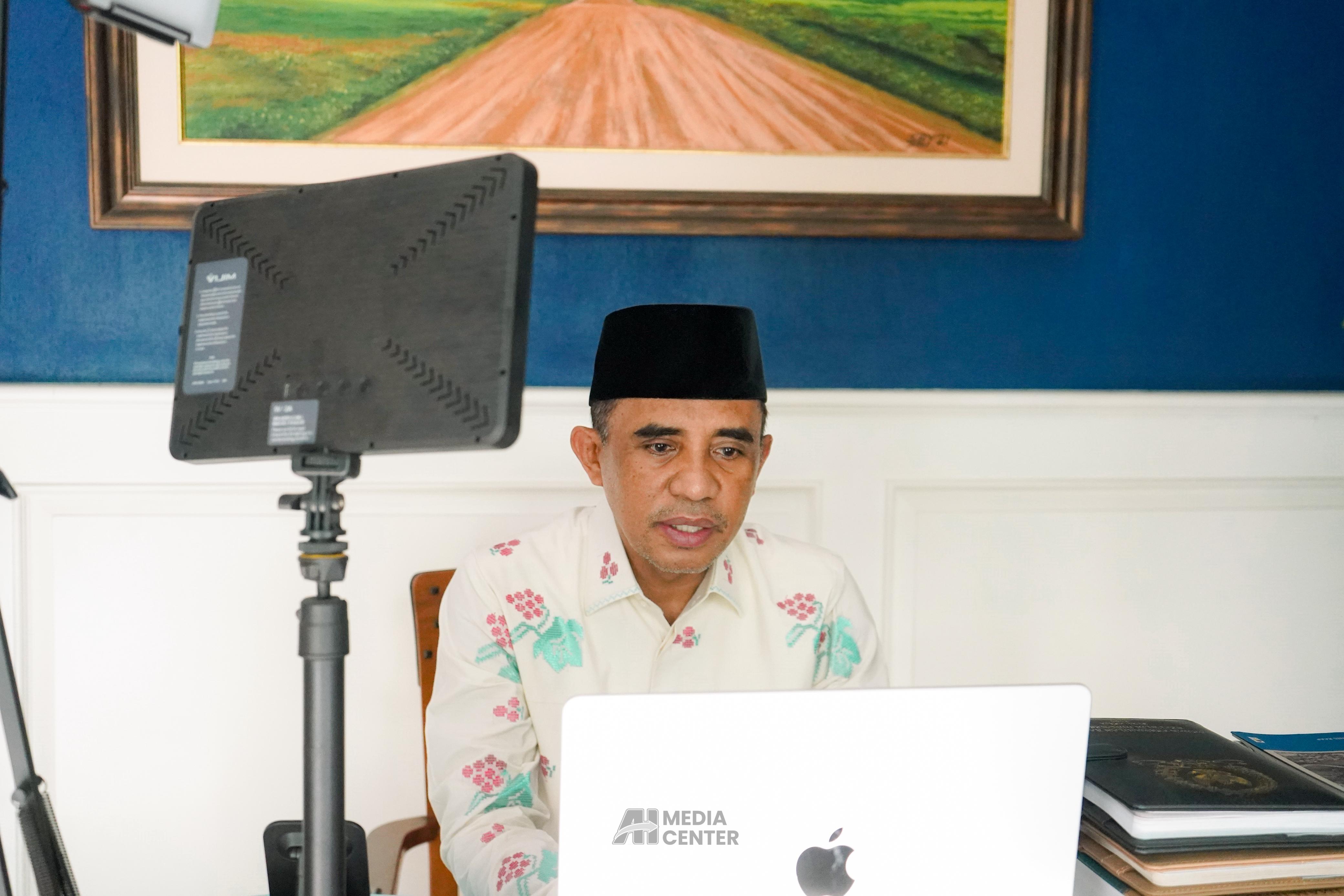 Gubernur Anwar Hafid saat memimpin rapat daring bersama Kepala Dinas PTSP se-Sulteng. Sumber foto: BIRO ADPIM SULTENG