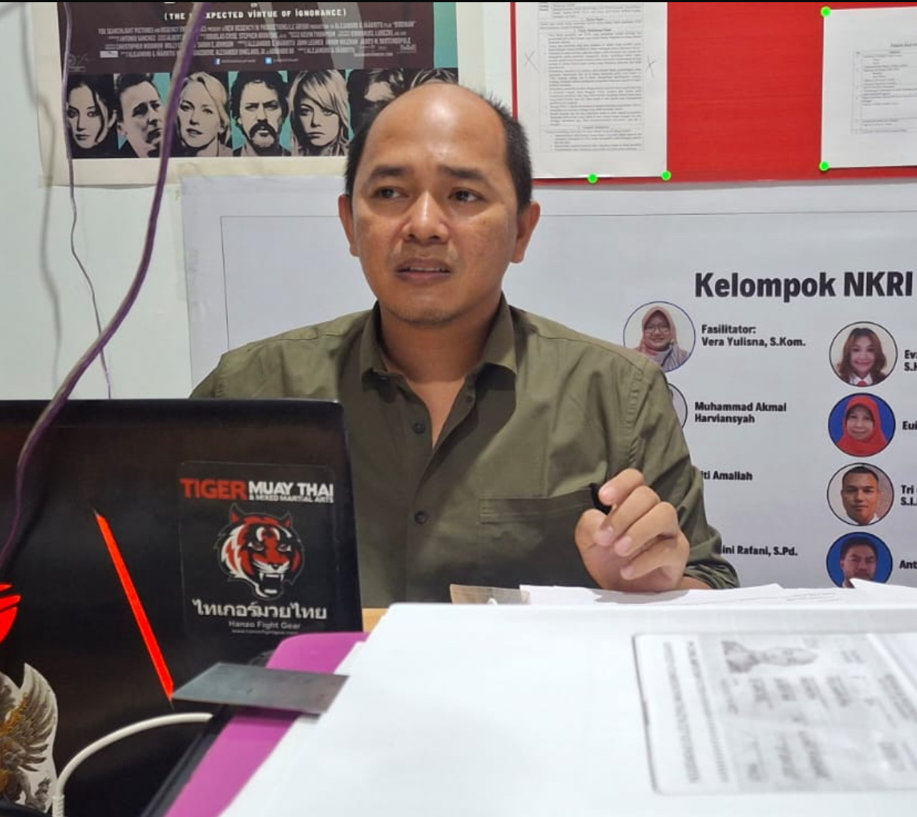 kuasa hukum pelapor dari Kantor Hukum Kanoana Law Firm, Ito Lawputra saat memberikan keterangan kepada sejumlah awak media, Senin (19/5) malam.