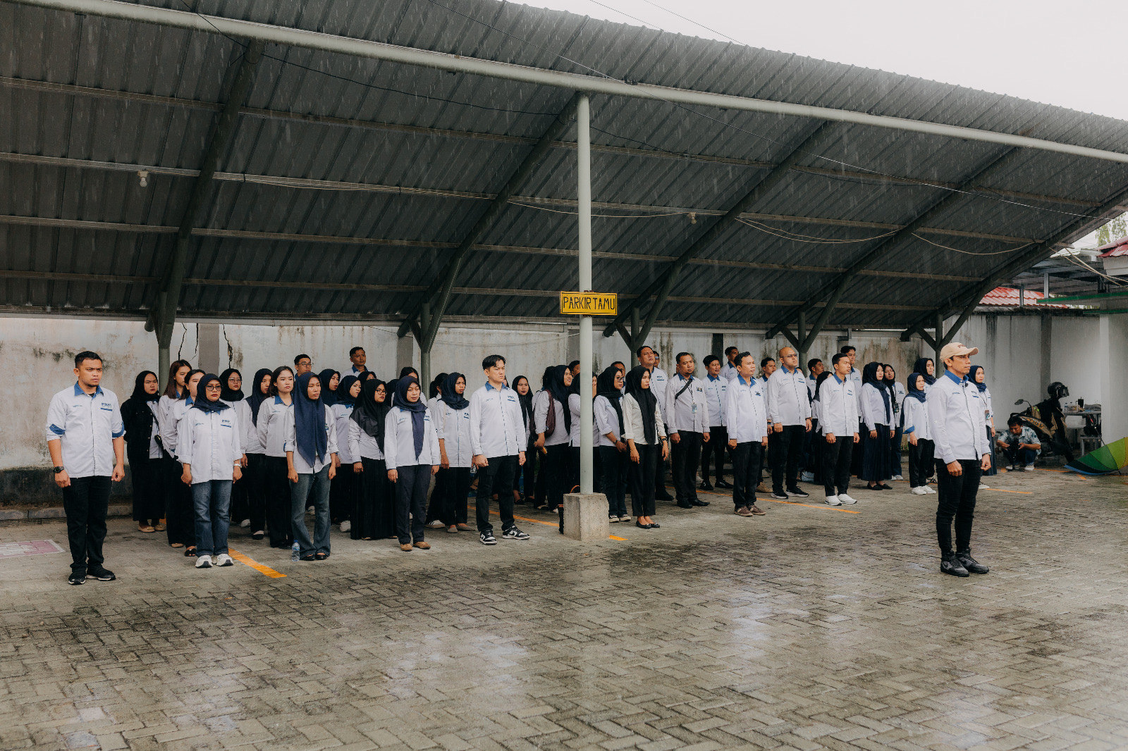 PT Permodalan Nasional Madani (PNM) Cabang Palu menggelar upacara peringatan Hari Lahir Pancasila yang diikuti oleh seluruh insan PNM di lingkungan cabang Palu.