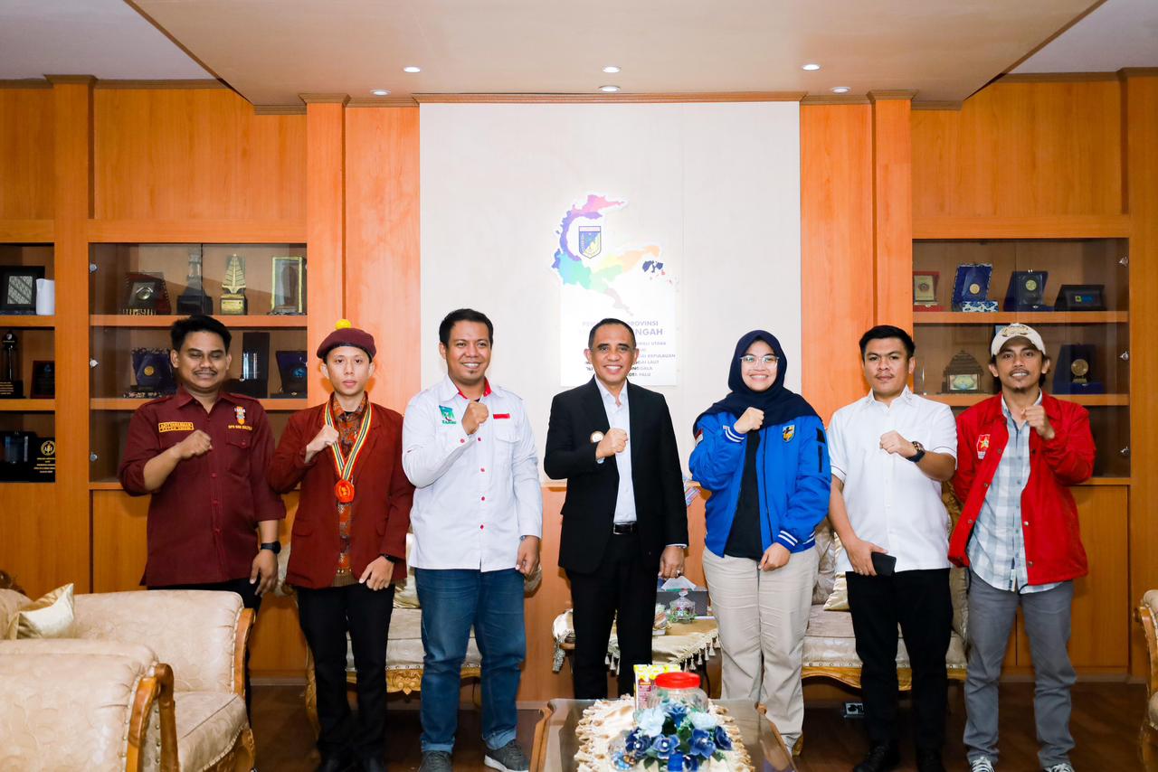 PERKUAT KEMITRAAN : Ketua DPD KNPI Sulteng Widya Ponulele bersama Ketua-ketua OKP Cipayung Plus, melakukan audiensi resmi dengan Gubernur Sulteng Anwar Hafid, di Kantor Gubernur pada Senin (2/6).