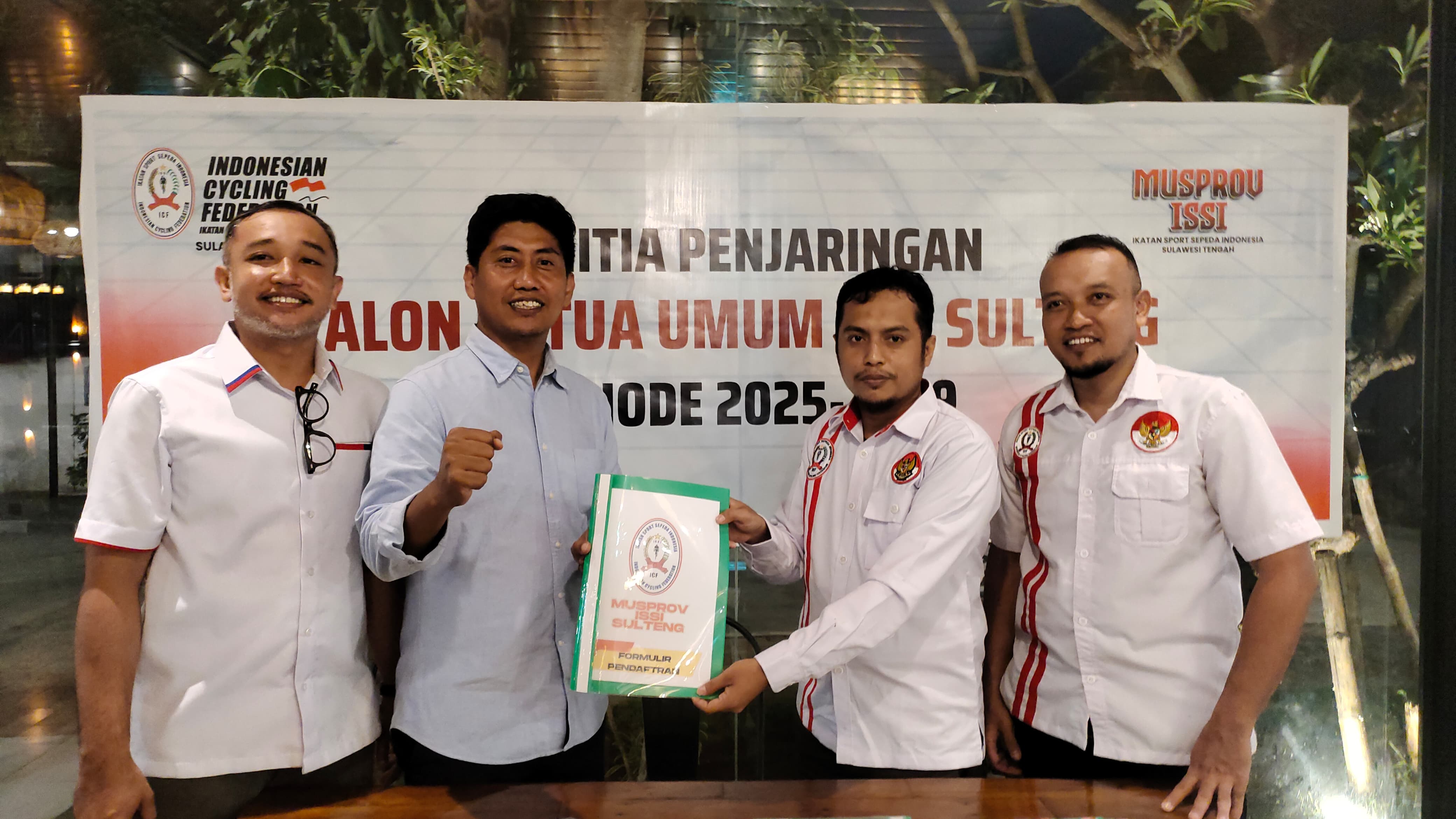 Wawan Coxy resmi mengambil formulir pendaftaran sebagai bakal calon Ketua Umum ISSI Sulteng periode 2025&ndash;2029.