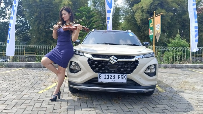 Suzuki Fronx SGX Hybrid