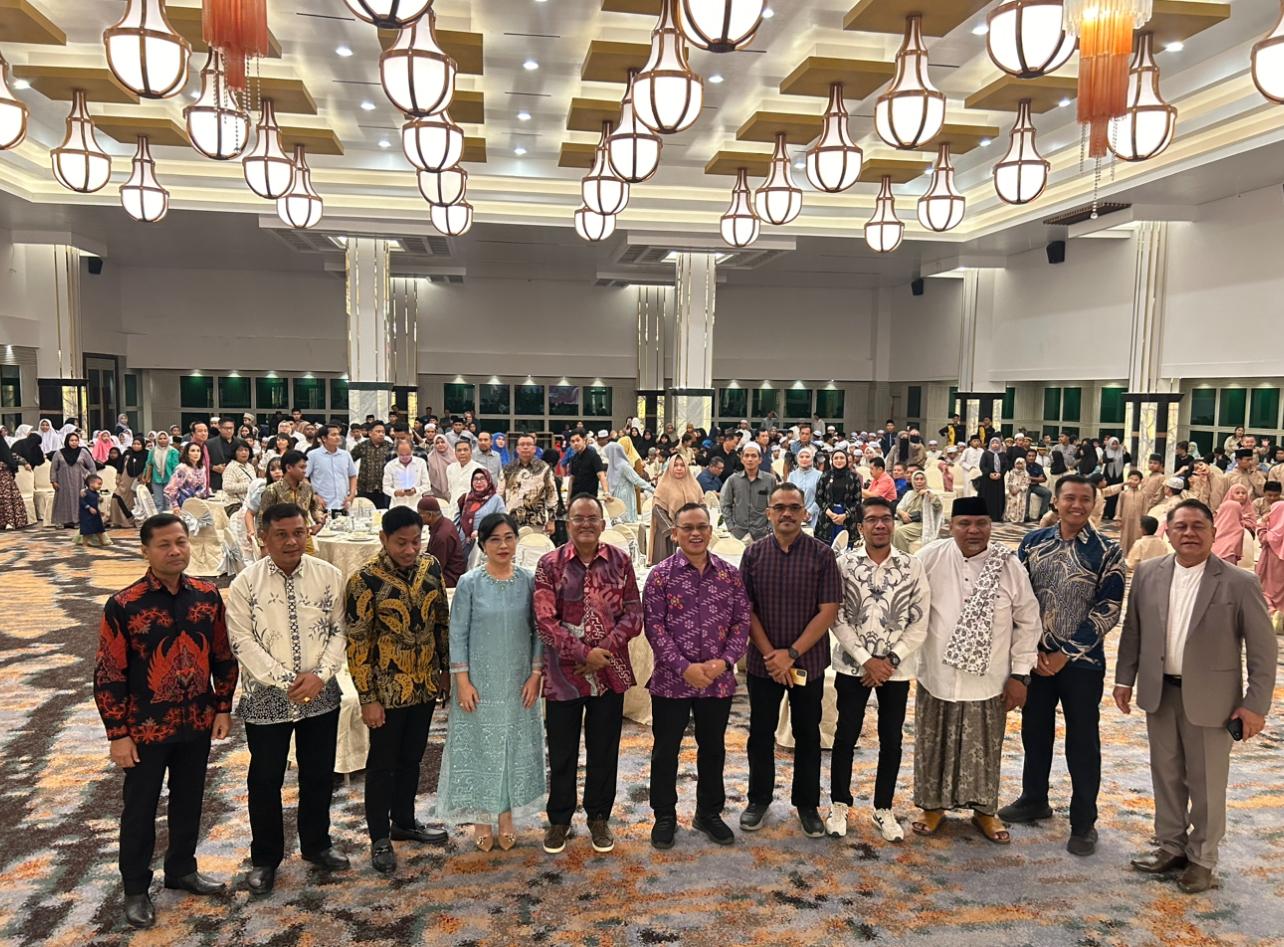 Soft Opening yang dirangkaikan dengan pengajian sekaligus peresmian Grand Sya Hotel Palu, Jumat (27/6).