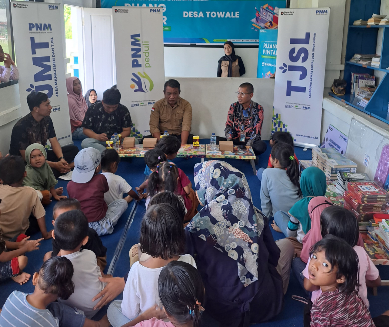 Suasana Ruang Pintar yang merupakan salah satu pilar kegiatan sosial PNM di bidang pendidikan.
