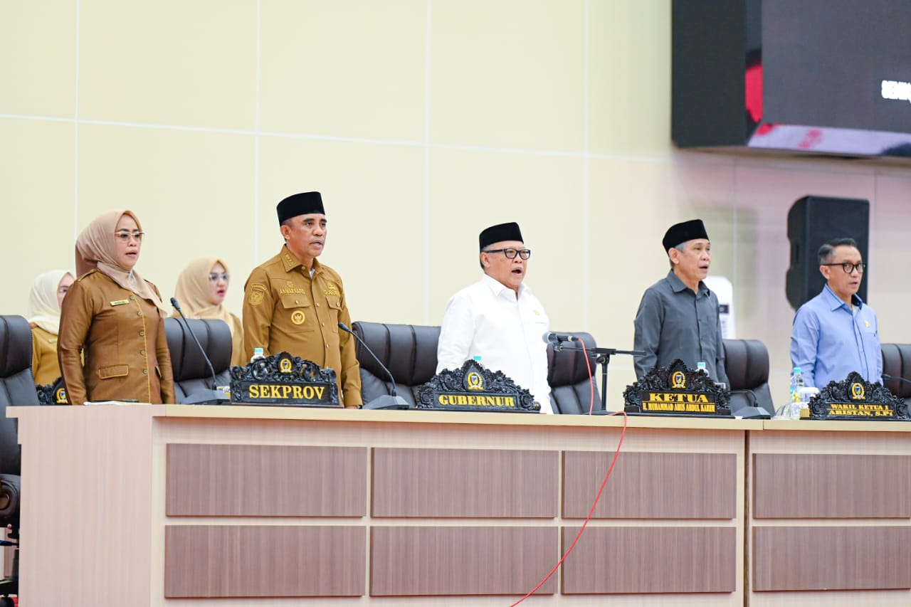 Rapat paripurna DPRD Sulteng membahas proyeksi APBD 2025 sebesar Rp5,7 triliun yang disampaikan Gubernur Anwar Hafid, Senin (14/7).