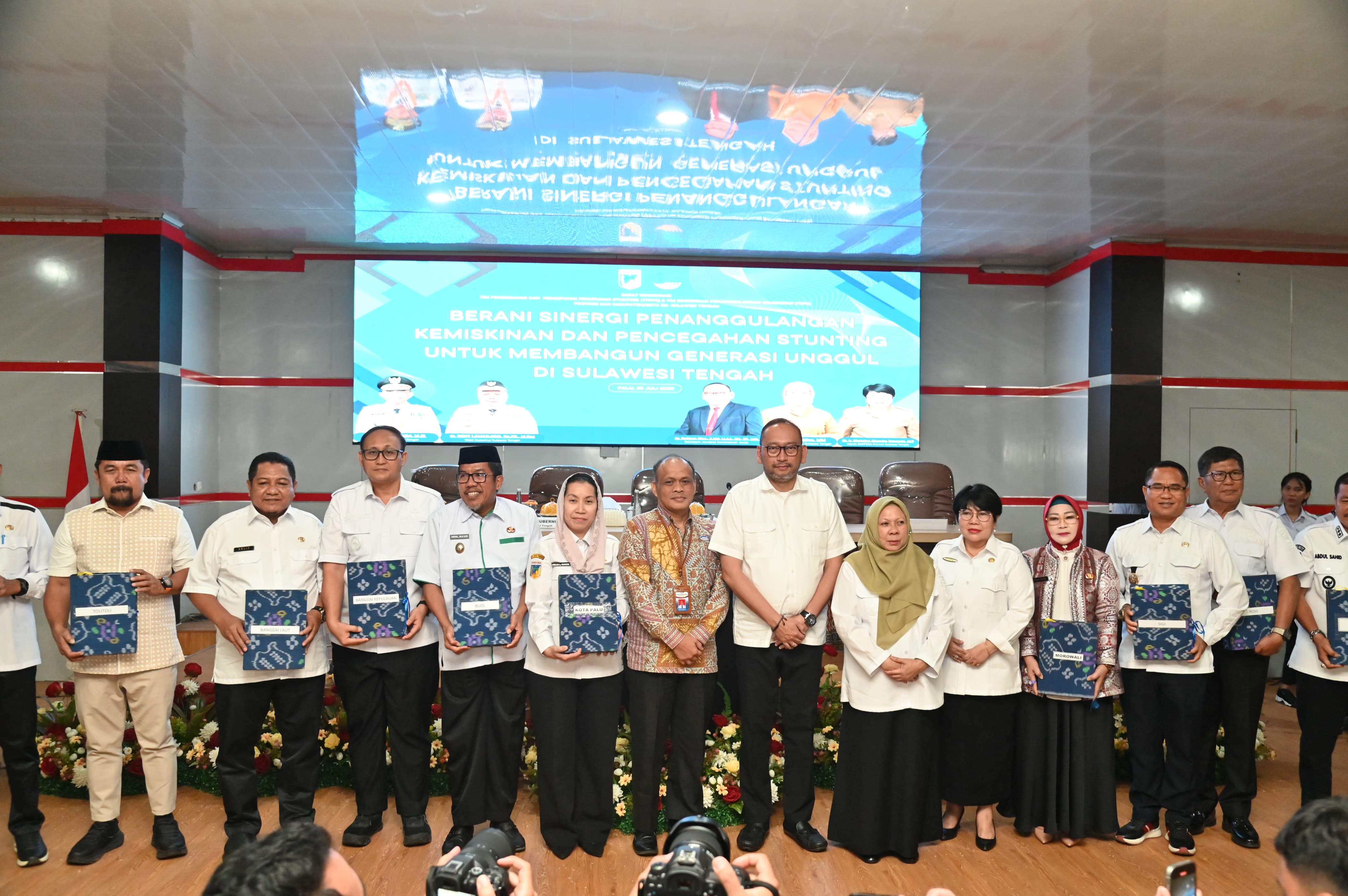 Wagub Sulteng Reny Lamadjido resmikan dokumen aksi dan status kemandirian desa dalam forum pengentasan kemiskinan-stunting