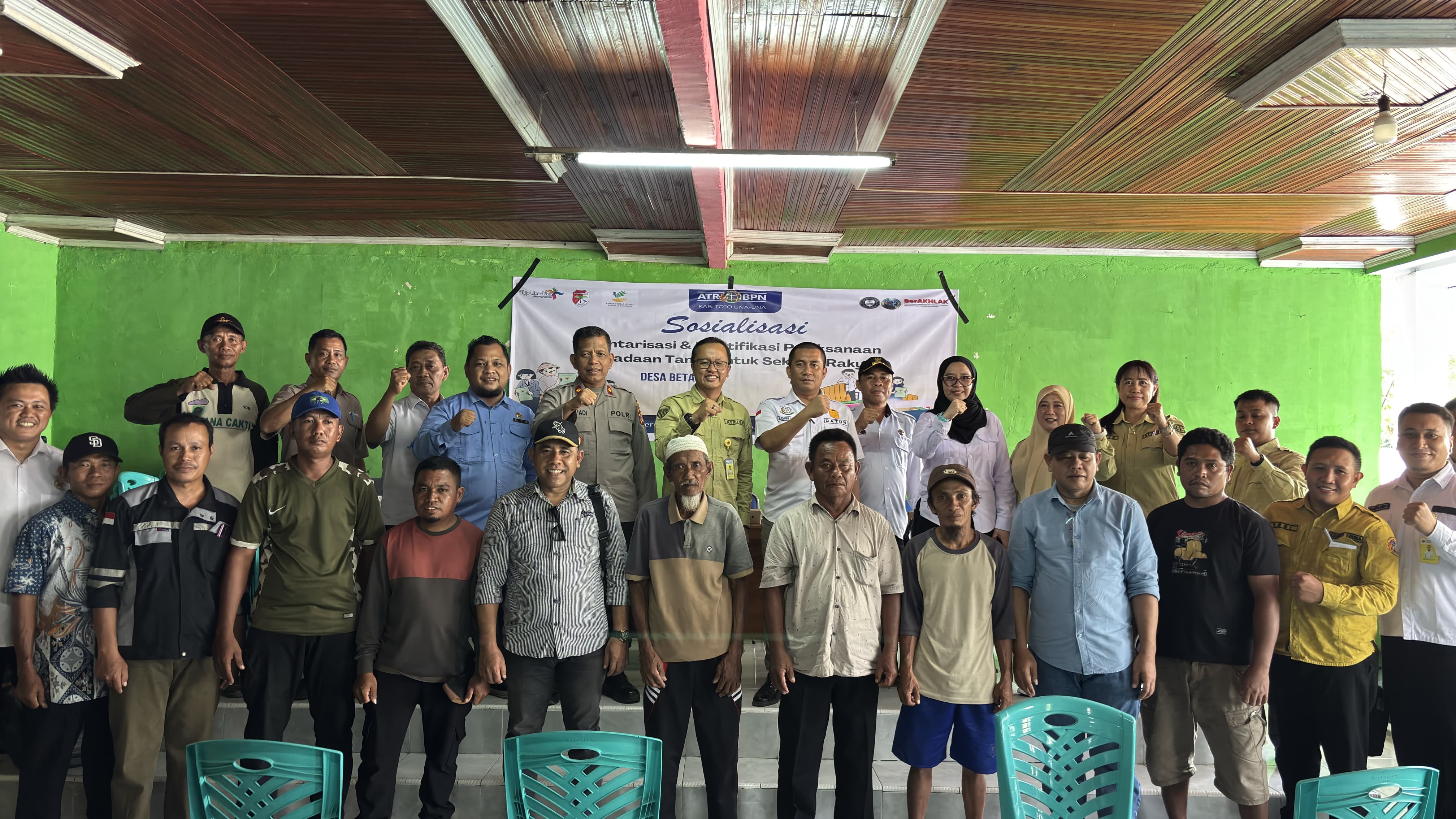 PENGADAAN TANAH : Sosialisasi inventarisasi dan identifikasi pengadaan tanah berlangsung di Balai Pertemuan Desa Betaua, Rabu (30/07/2025).(FOTO : HERIYANTO LIMAHU/RADAR PALU).