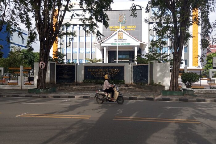 GEDUNG KEJATI : Tampak depan gedung Kejati Sulteng di Jalan Sam Ratulangi, Kota Palu.