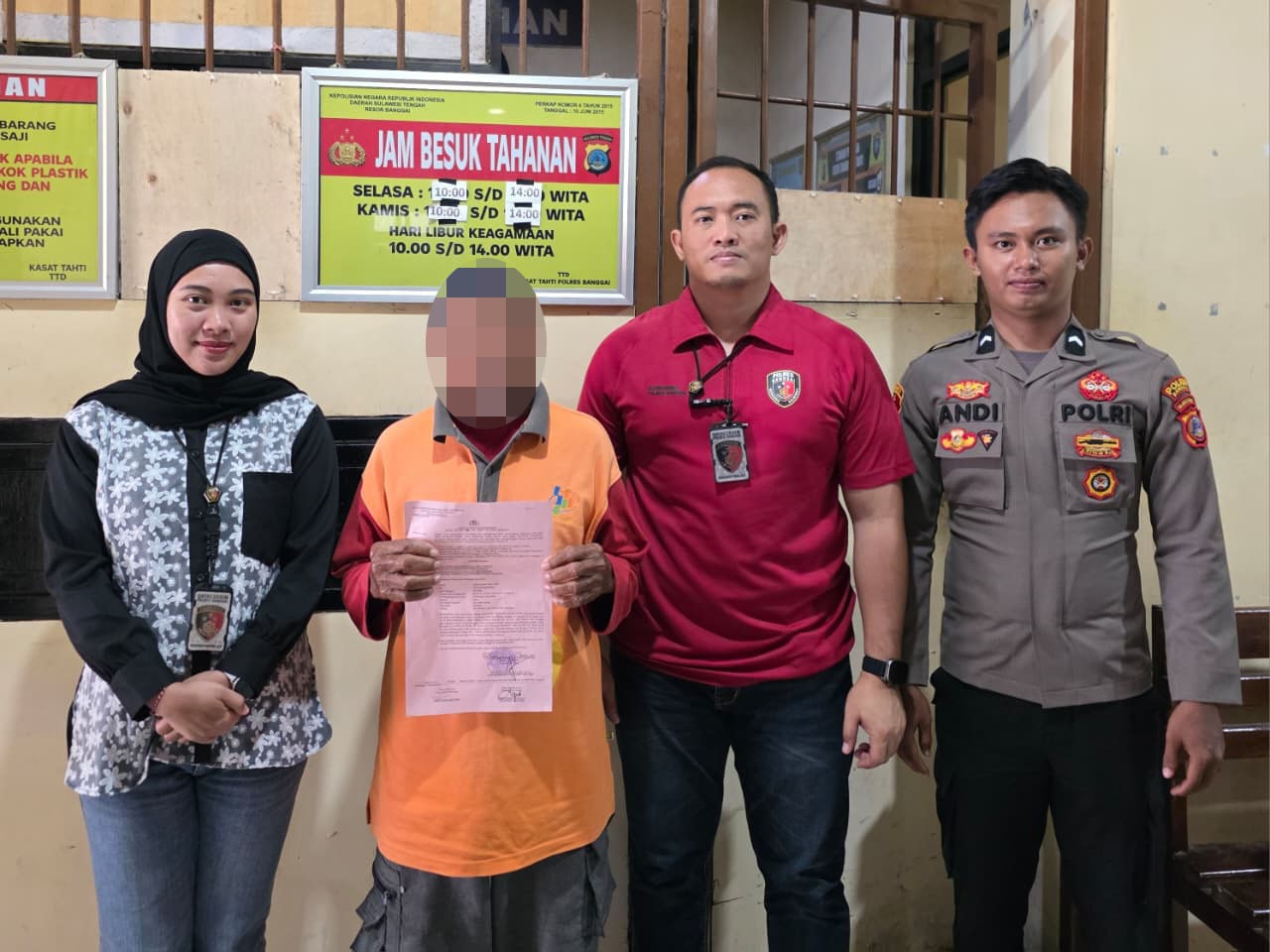 KAKEK CABUL : Polres Banggai menahan seorang pria berusia lanjut berinisial UA (72) atas kasus pencabulan anak di bawah umur 13 tahun, Kamis (14/08/2025).(FOTO : NENDRA PRASETYA/RADAR PALU).