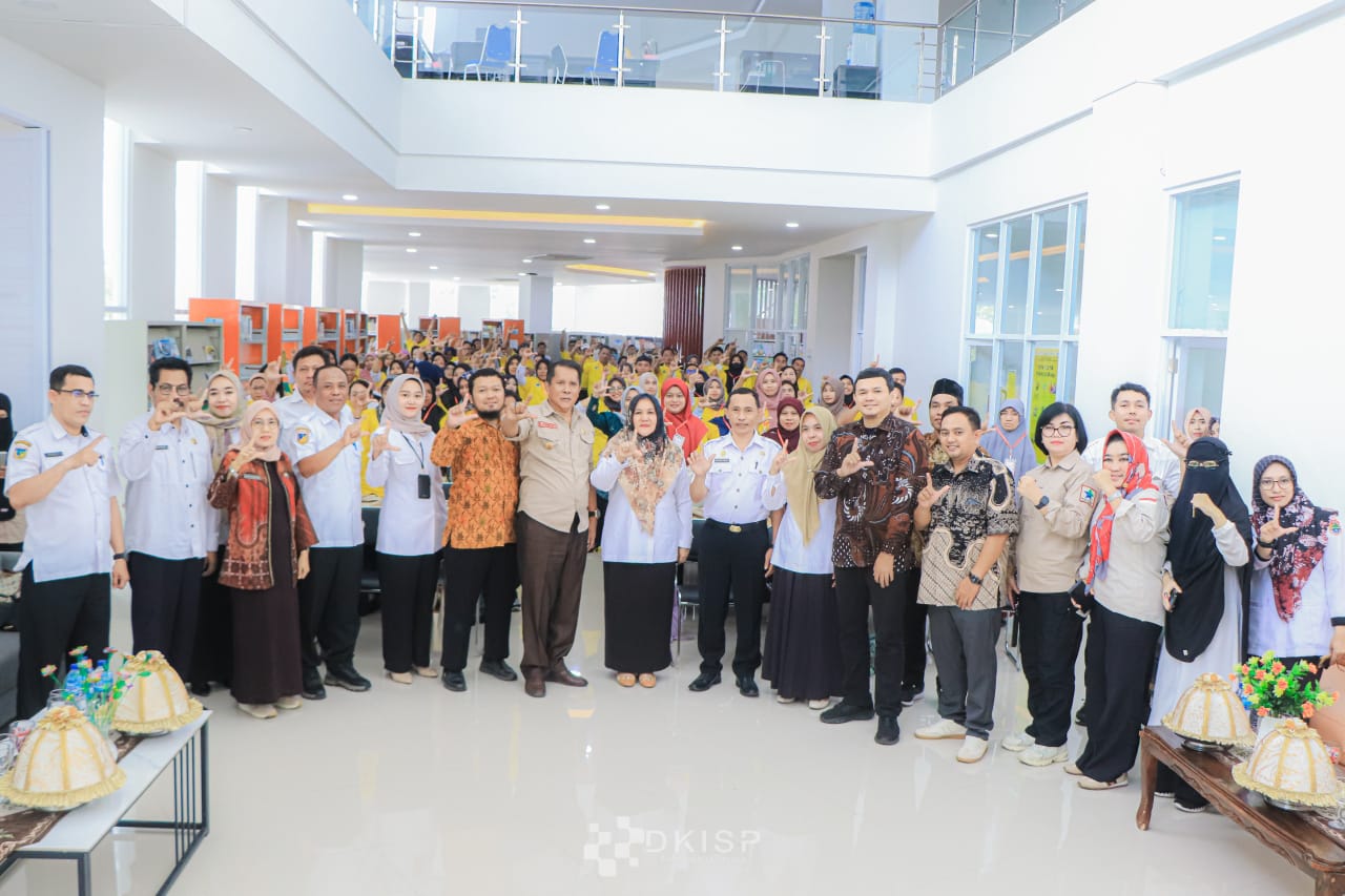 BIMTEK : Giat Bimtek literasi informasi bagi pustakawan, guru, serta pegiat literasi, Rabu (20/08/2025).(FOTO : NENDRA PRASETYA/RADAR PALU).
