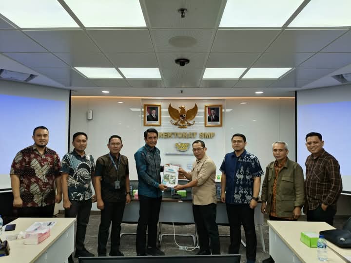 BERKUNJUNG : Suasana audiensi Dinas Dikbud Poso dengan Kemendikdasmen RI.(FOTO : BUDIYANTO WIHARTO/RADAR PALU).