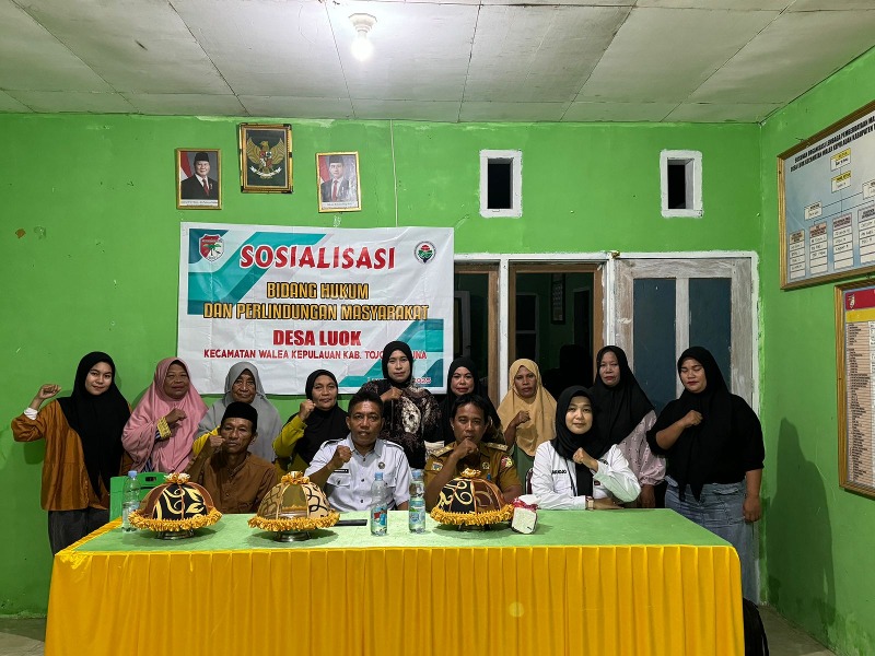 PENCEGAHAN : Usai menerima materi pencegahan narkoba di Desa Luok, Touna.(FOTO : HERIYANTO LIMAHU/RADAR PALU)