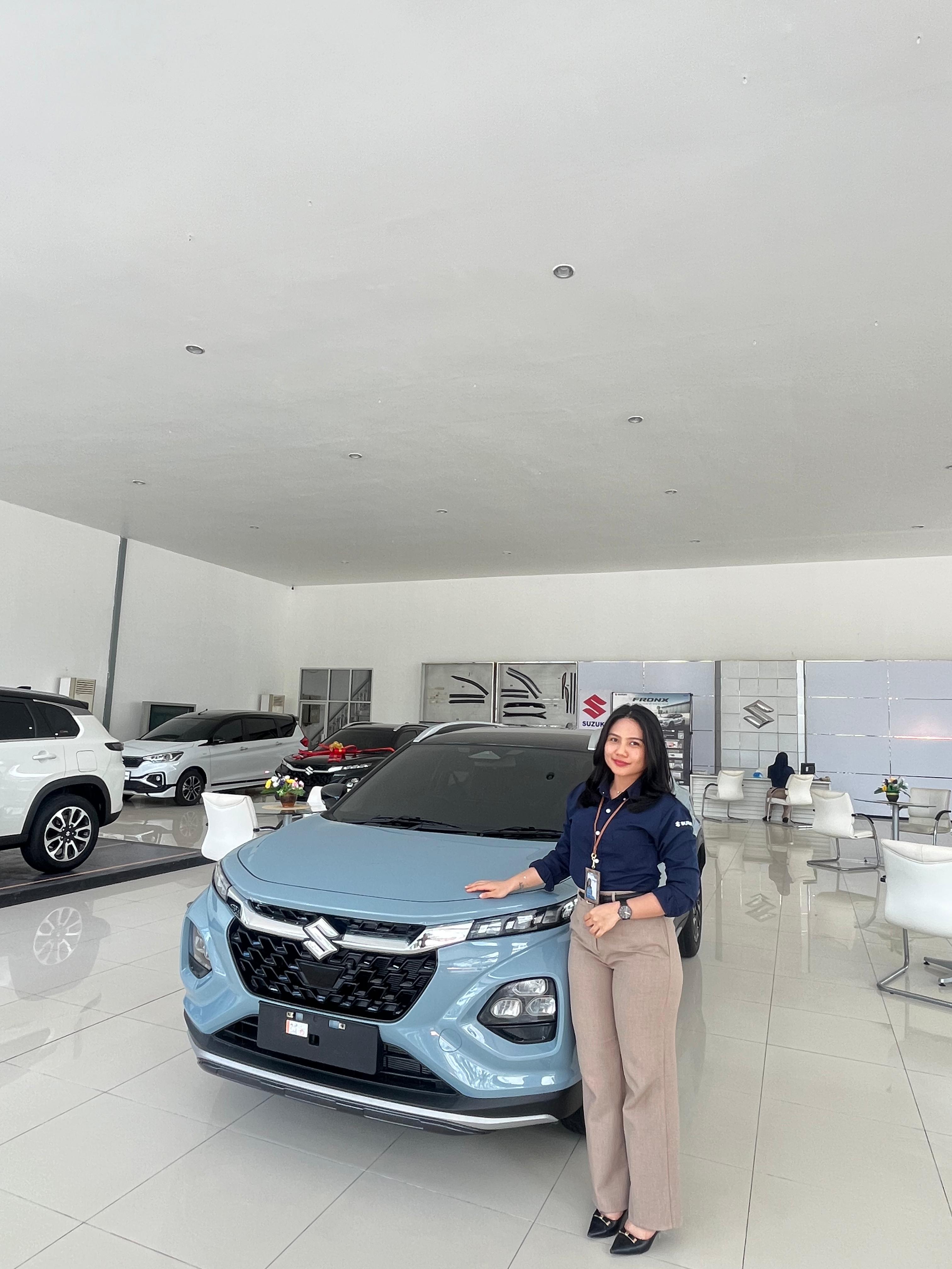 STYLISH:  Hadir dengan desain crossover modern, Fronx langsung mendapat perhatian masyarakat Kota Palu. Terutama kalangan muda yang mencari mobil stylish, aman, dan efisien.
