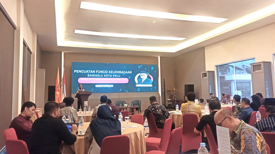 Suasana kegiatan Penguatan Fungsi Kelembagaan Bawaslu Kota Palu pasca putusan MK Nomor 135/PPU-XXII/2024, Sabtu (30/8).