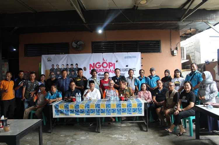 FKUB Sulteng melaksanakan Ngopi Kerukunan bersama para tokoh agama, pemuda dan masyarakat lintas generasi.