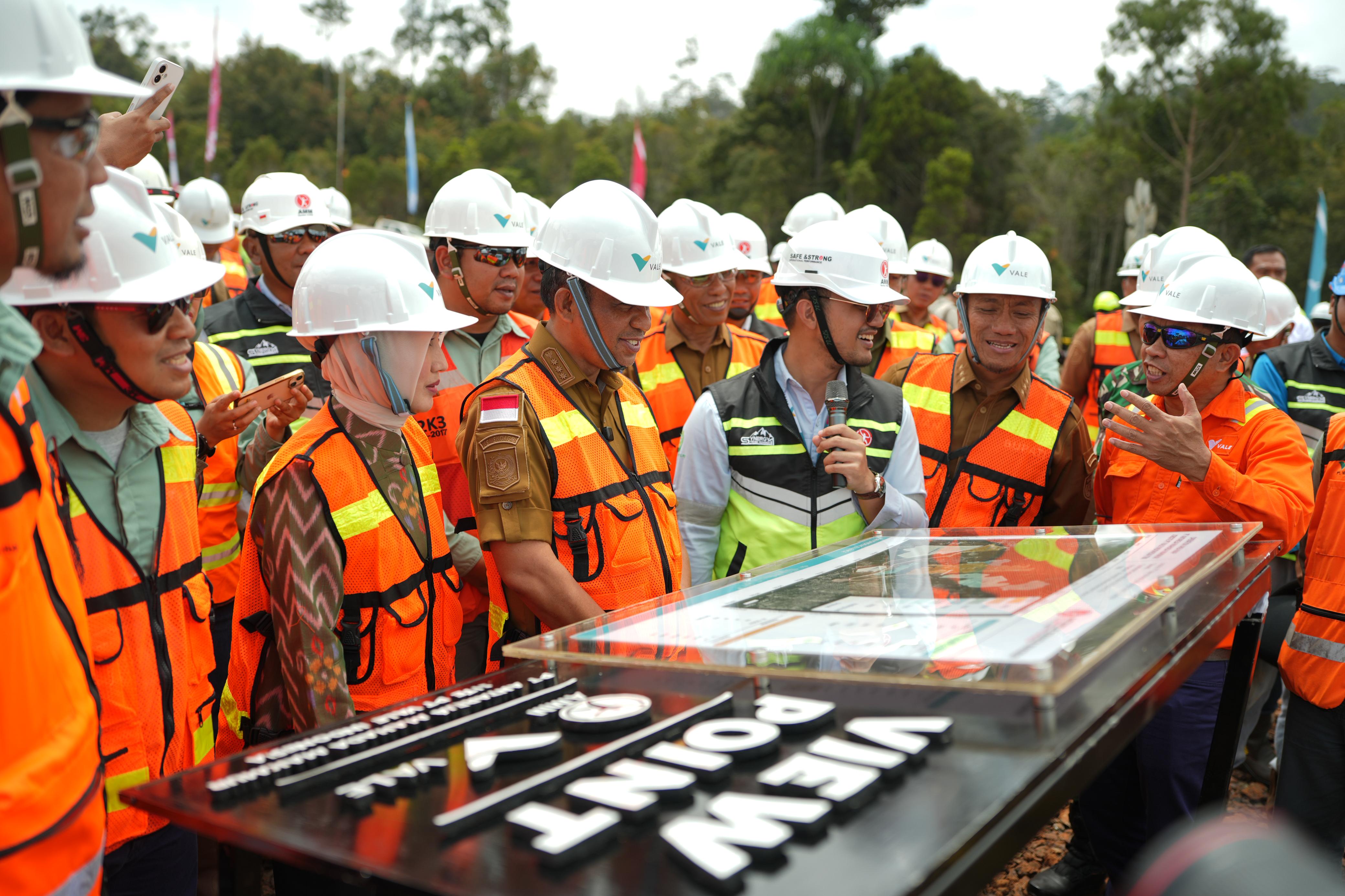 First Cut Ceremony Proyek Bahodopi Blok 1 PT Vale Indonesia dihadiri Gubernur Anwar Hafid.