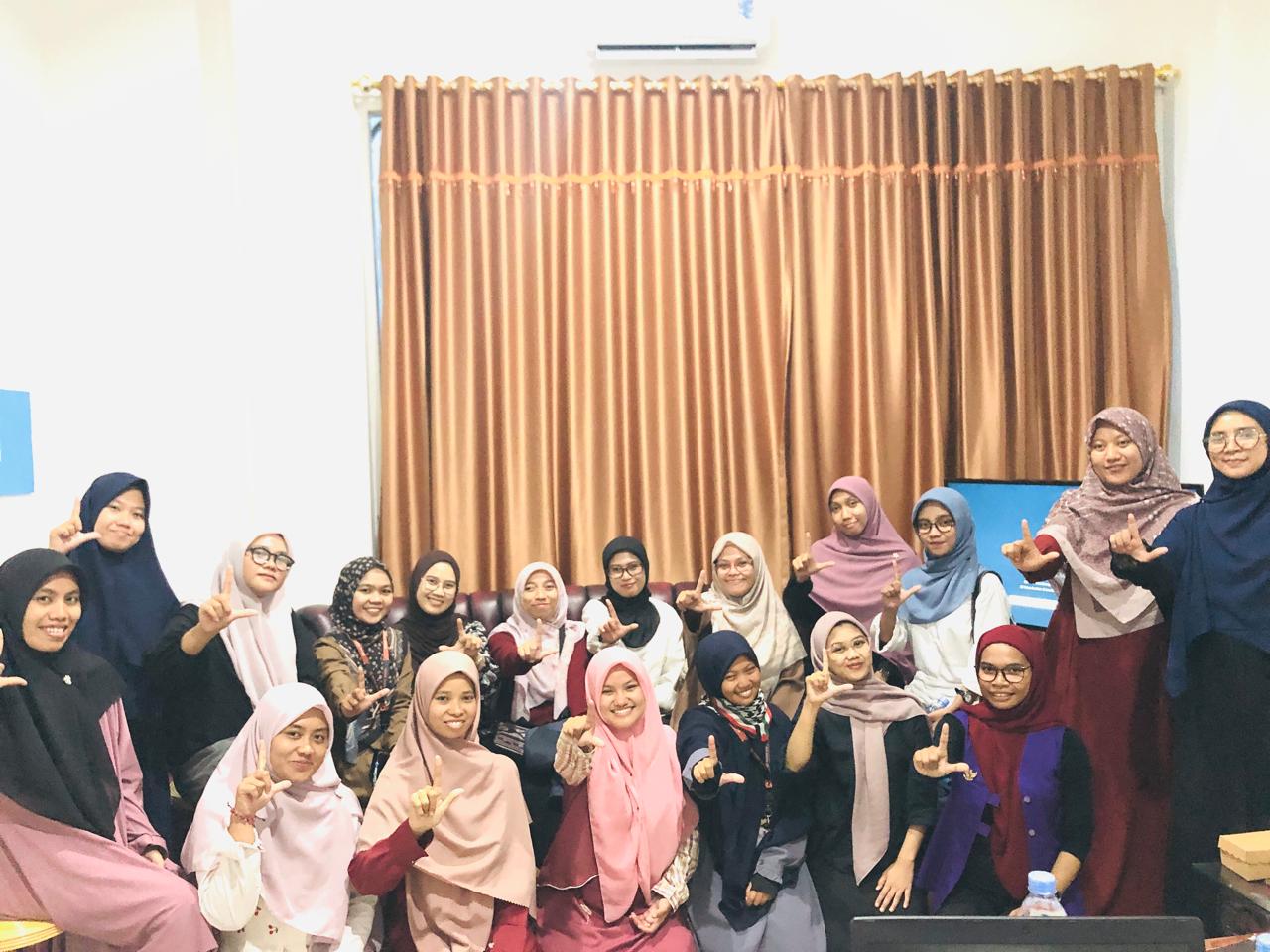 TUNTUTAN 17+8 TERABAIKAN : Sejumlah komunitas dan organisasi perempuan dan komunitas literasi di Kota Palu, Sulteng, menggelar diskusi bertajuk &ldquo;Lewati Deadline, Jumat (12/9/2025).