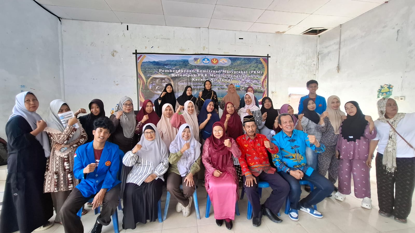 OLAH KERANG AIR TAWAR: Kegiatan PKM dari dosen dan mahasiswa Fapetkan Untad di Desa Talaga, Kecamatan Dampelas, Kabupaten Donggala.