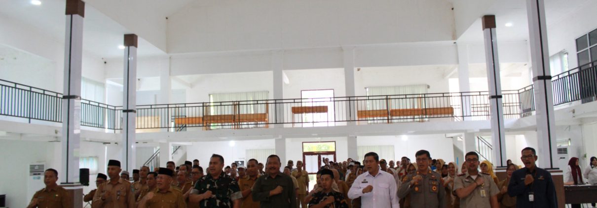 EVALUASI : Pemkab Bangkep, sosialisasi dan evaluasi program MBG, dihadiri anggota forkopimda dan kepala OPD Pemkab Bangkep, Senin (22/09/2025).(FOTO: NENDRA PRASETYA/RADAR PALU)