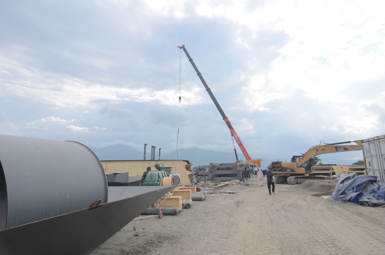 Anggota DPRD Kota Palu yang tergabung dalam Komisi A dan C saat mengunjungi Perusahaan Galian C PT Muzo dan PT Arasmamulya, berkaitan dengan persoalan yang diterima oleh nelayan.