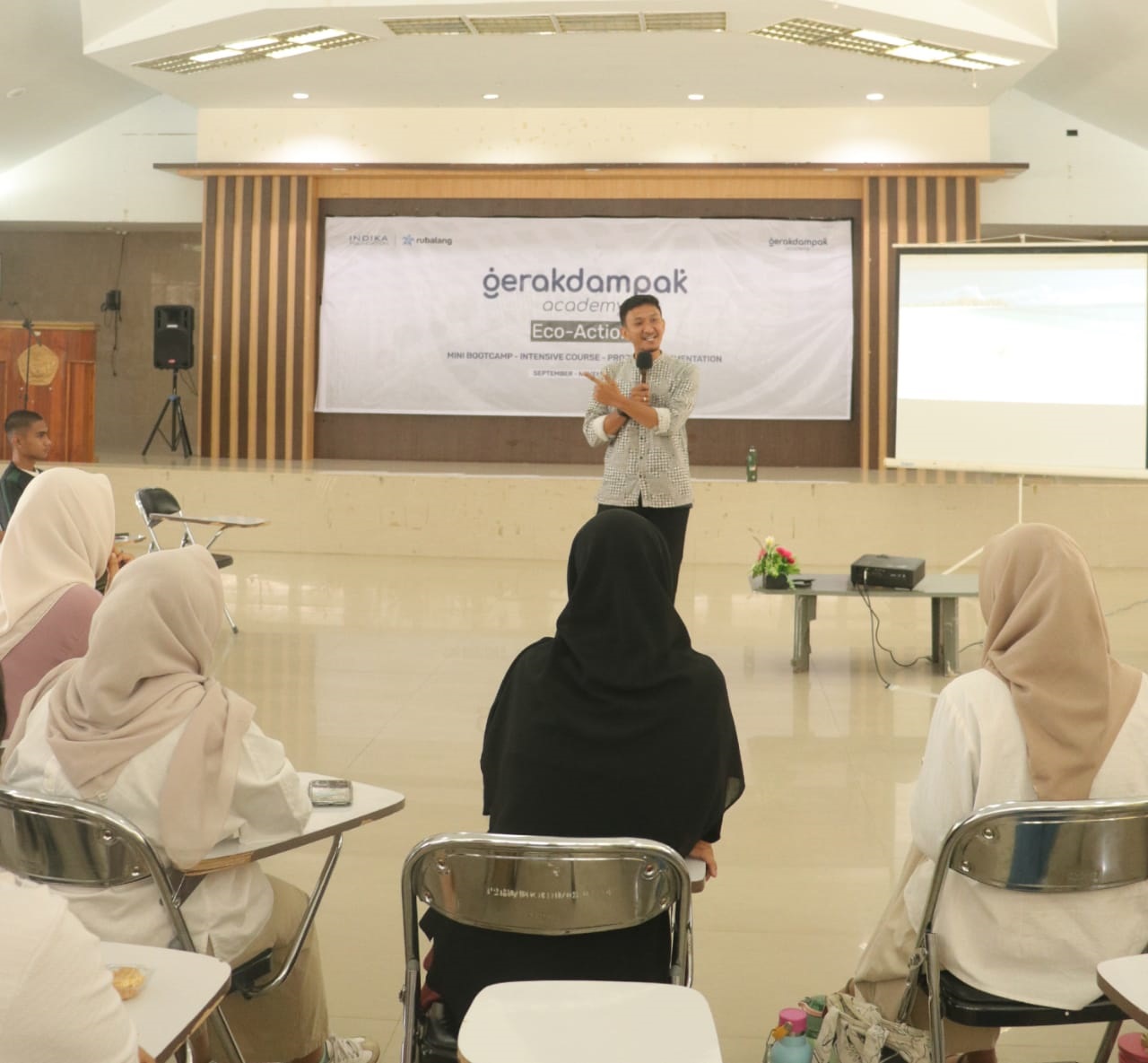ANTUSIAS PESERTA : Acara Gerak Dampak Academy (Eco-Action) oleh Yayasan Rumah Bahari Gemilang.