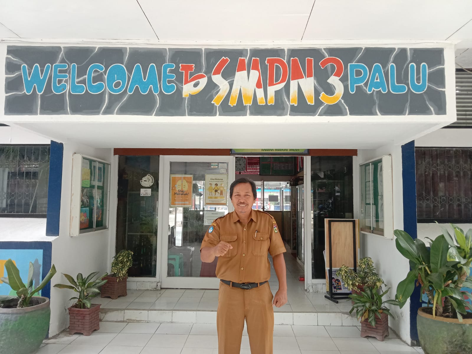 Kepala SMPN 3 Palu, Arief.