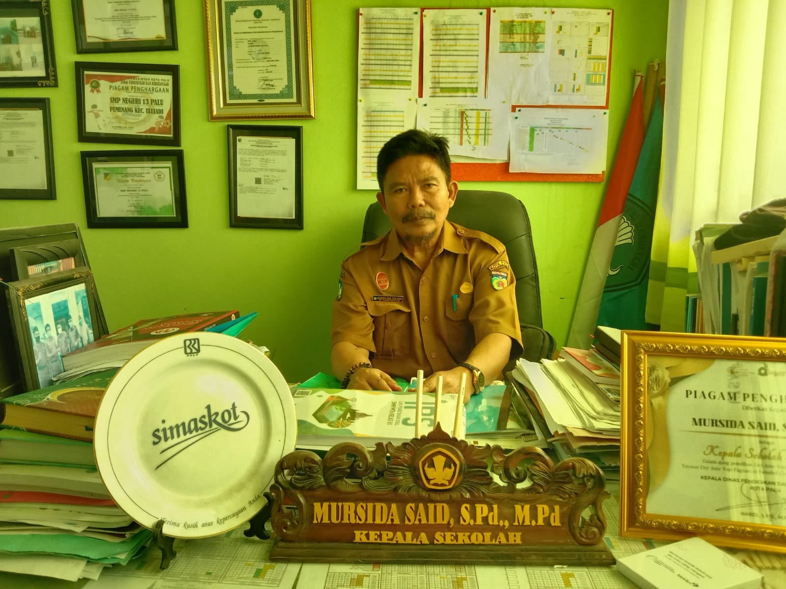 Kepala SMPN 13 Palu, Mursida Said.