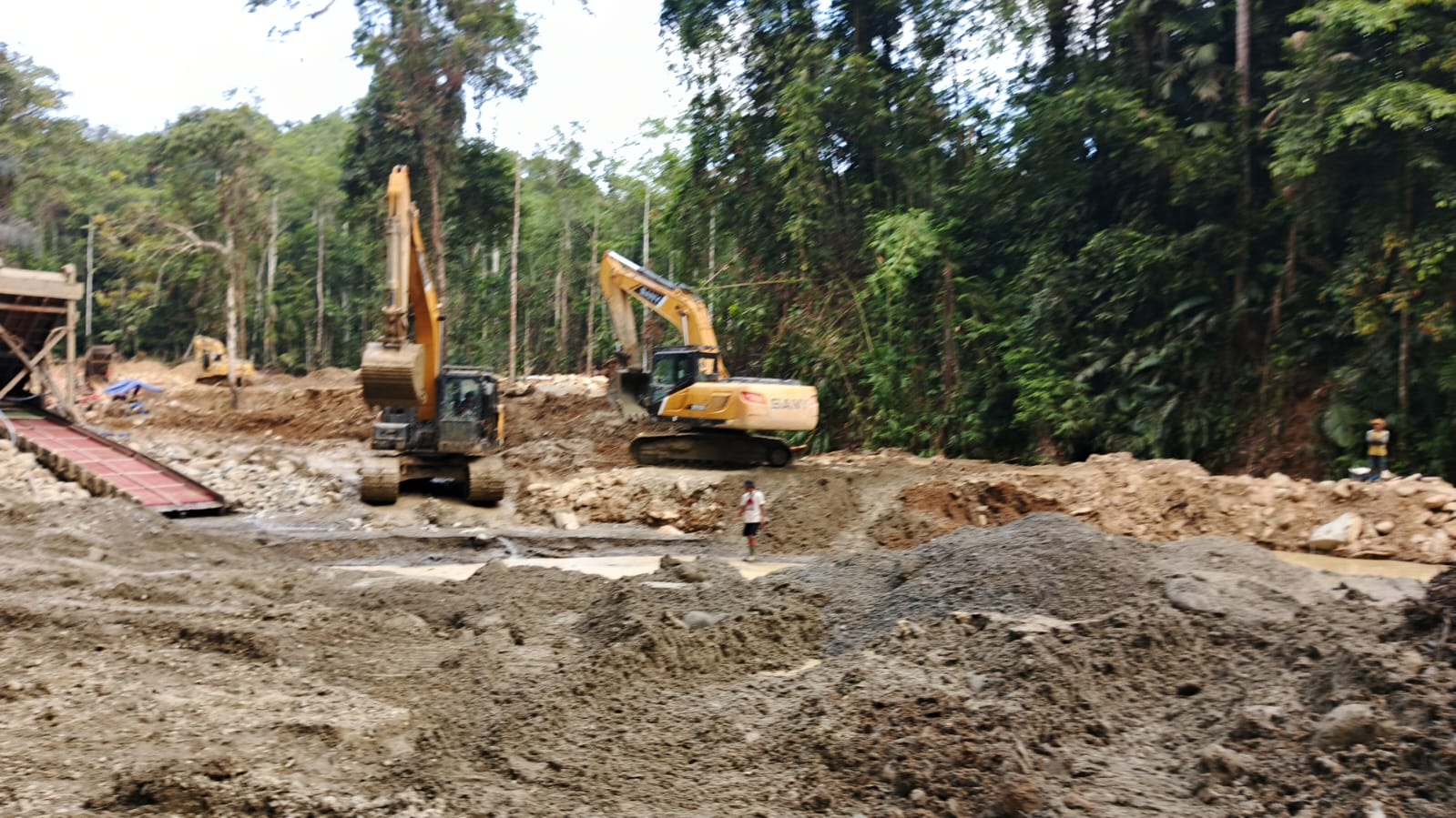 AKTIFITAS TAMBANG : Titik lokasi diduga PETI di Buol.(FOTO: ISTIMEWA/RADAR PALU).