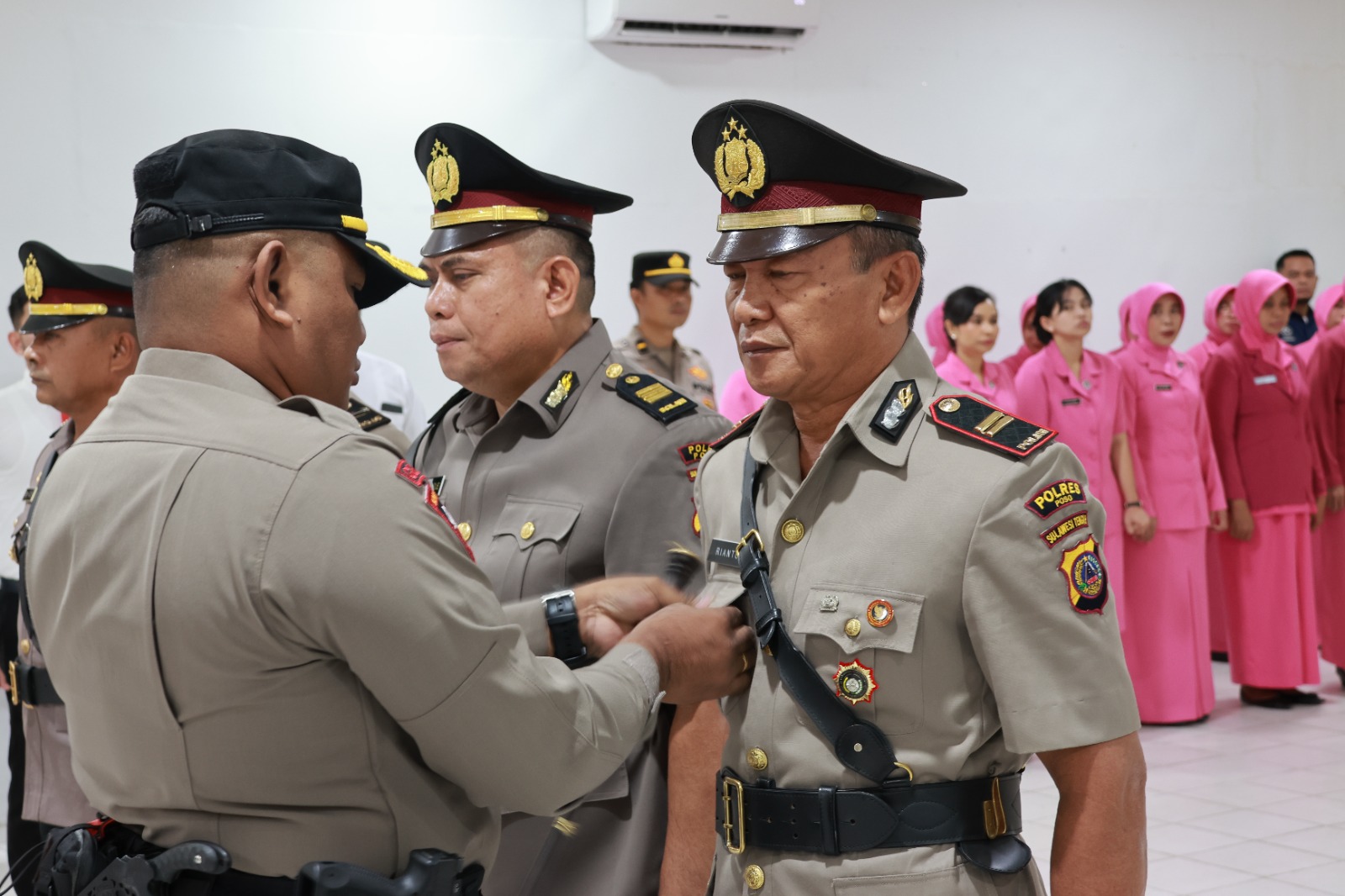 SERTIJAB : Suasana prosesi sertijab jabatan di Polres Poso, Senin (06/10/2025).(FOTO: BUDIYANTO WIHARTO/RADAR PALU).