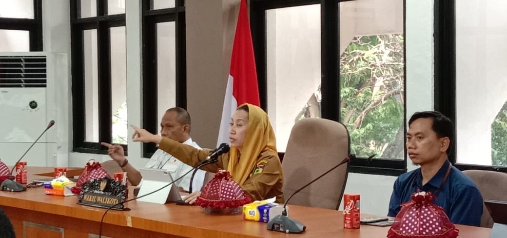TEKANKAN PENTINGNYA STATISTIK: Wakil Wali Kota Palu, Imelda Liliana Muhidin di kegiatan Seminar Akhir Analisis Ketimpangan Wilayah Kota Palu Tahun 2025, Senin (6/10/2025).