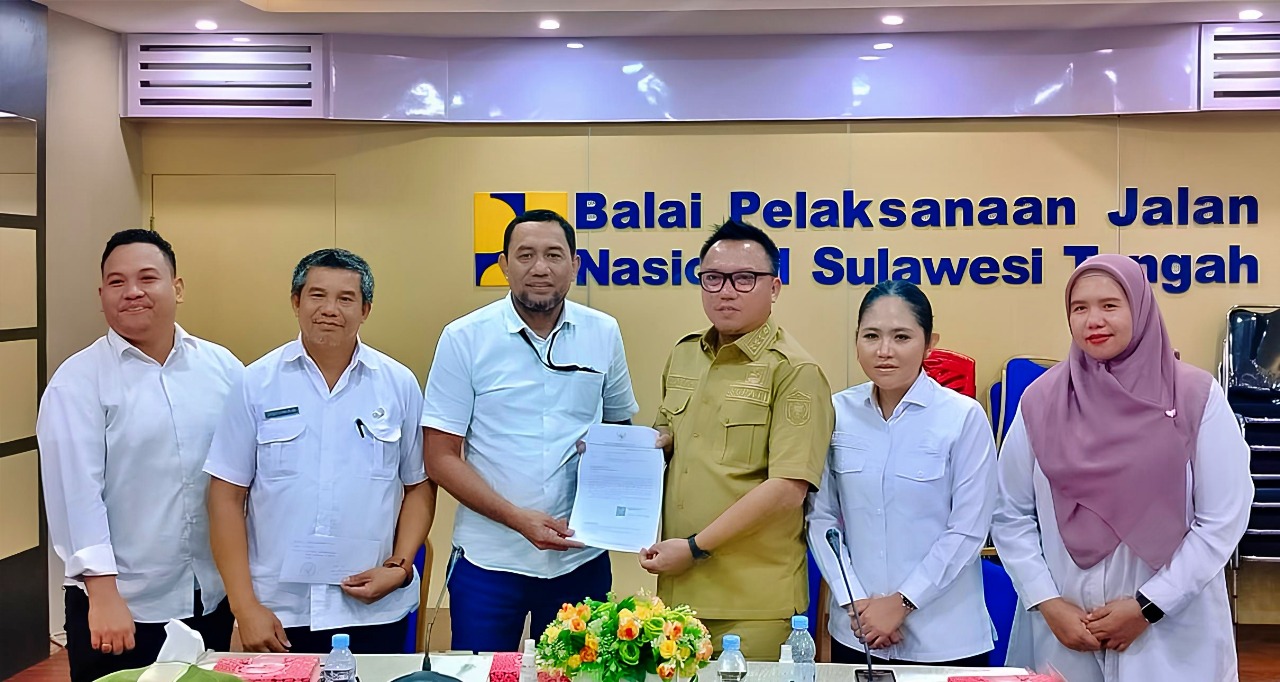 PERBAIKAN : Bupati Morut, Delis Julkarson Hehi, menemui Kepala BPJN Sulteng Bambang S. Razak, Senin (06/10/2025).(FOTO : ISTIMEWA/RADAR PALU).
