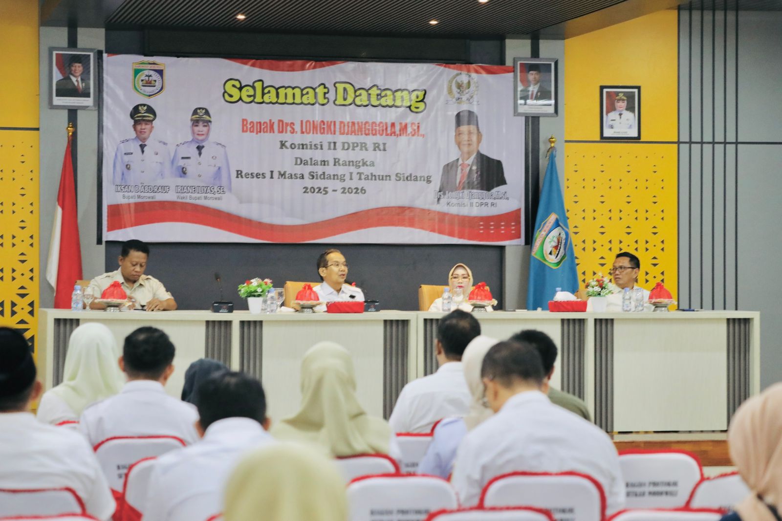 RESES : Pemkab Morowali menyambut hangat reses anggota DPR RI H. Longki Djanggola, Rabu (08/10/2025).(FOTO: SUPRIYONO/RADAR PALU).