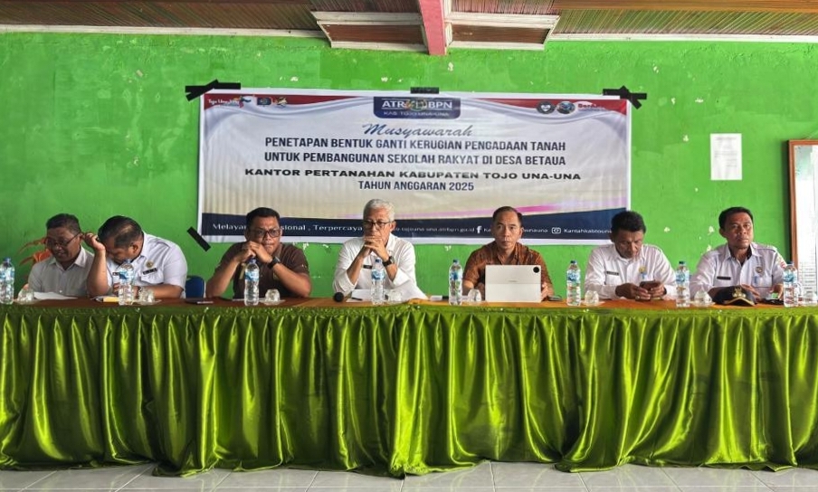 MUSYAWARAH : Kantor Pertanahan Touna, menggelar kegiatan musyawarah penetapan ganti kerugian pengadaan tanah untuk sekolah rakyat, Rabu (08/10/2025).(FOTO: HERIYANTO LIMAHU/RADAR PALU).