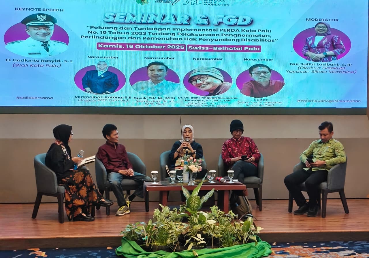 HAK DISABILITAS : Mutmainah Korona, saat menjadi narasumber pada seminar dan FGD di Swissbell Hotel, Kamis (16/10/2025).