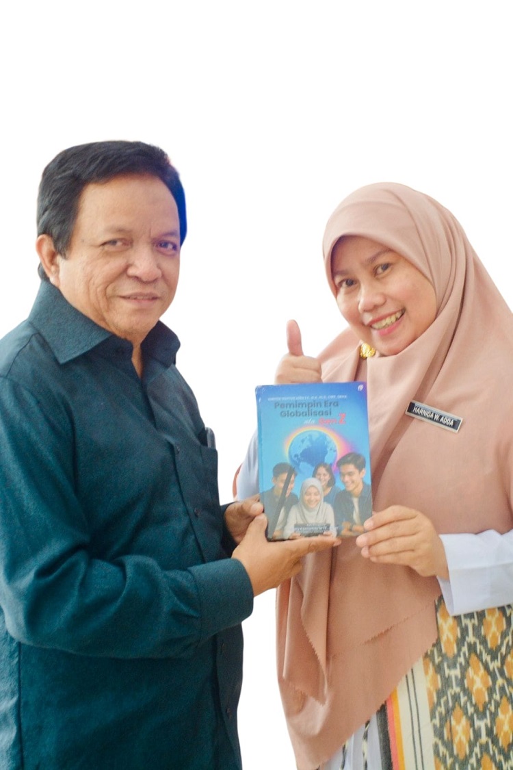 Penulis artikel, Salihudin M. Awal dan penulis buku Harnida Wahyuni Adda