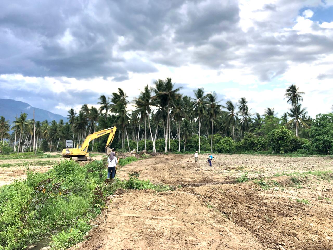 PEMBUKAAN : Suasana pembukan cetak sawa baru di Kecamatan Dolo, tepatnya di Desa Tulo Rantea, pada Sabtu 18 Okteber 2025.(FOTO: ANGEL SUMBARA/RADAR PALU).  &nbsp;