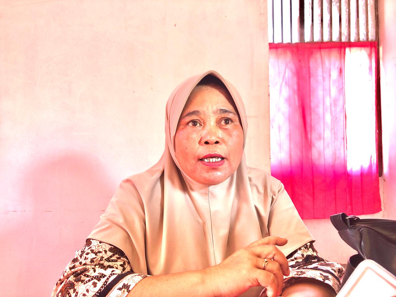 PENYULUH : Kordinator Balai Peyuluhan Perani (BPP) Kecamatan Dolo, Intan, saat diwawacaraai Radar Palu, pada Jumat 17 Oktober.(FOTO: ANGEL SUMBARA/RADAR PALU).