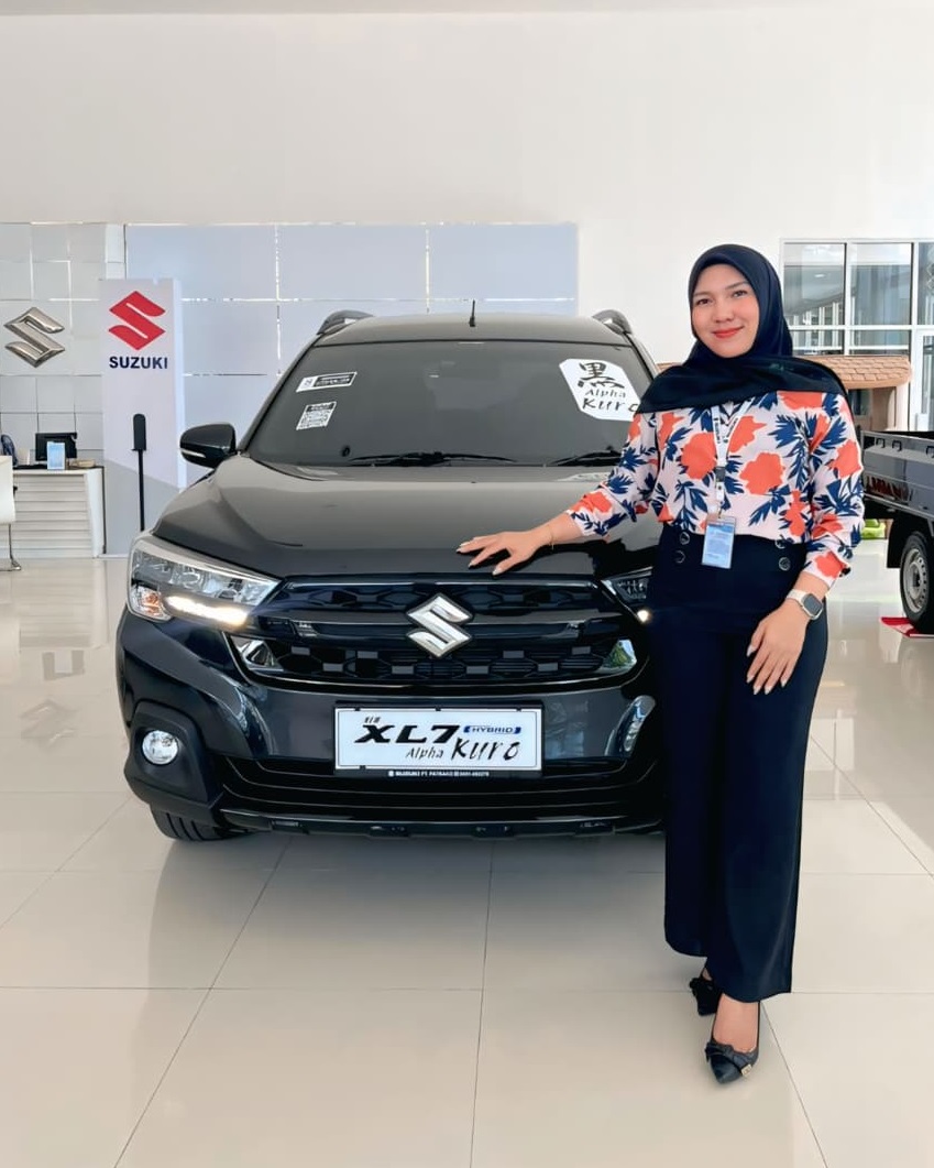 DOMINASI WARNA HITAM : Varian terbaru dari Suzuki yakni XL7 Kuro yang tampilannya lebih elegan dan maskulin.
