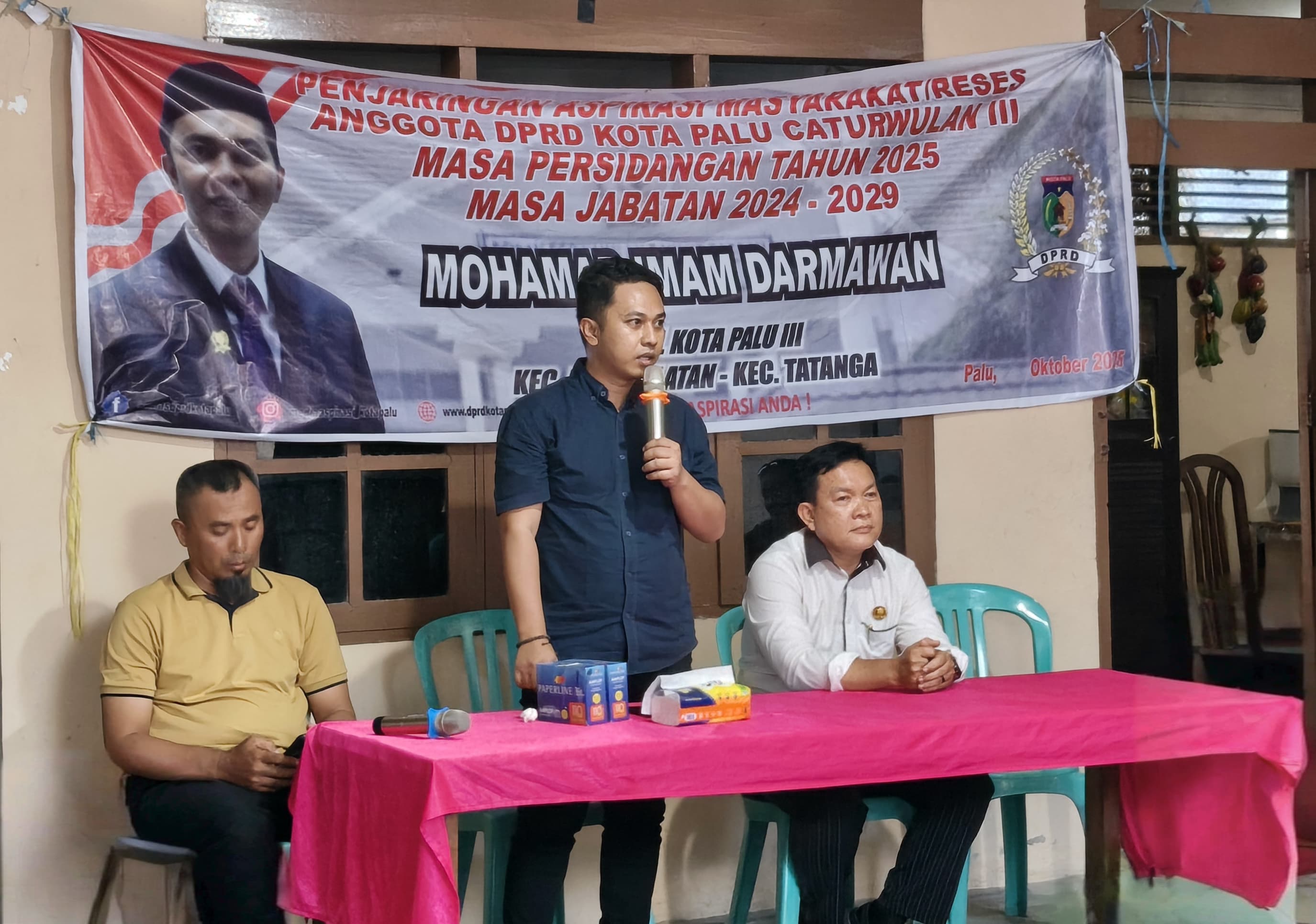 Anggota DPRD kota Palu Imam Dermawan saat melaksanakan Reses Catur Wulan III masa sidang tahun 2025.