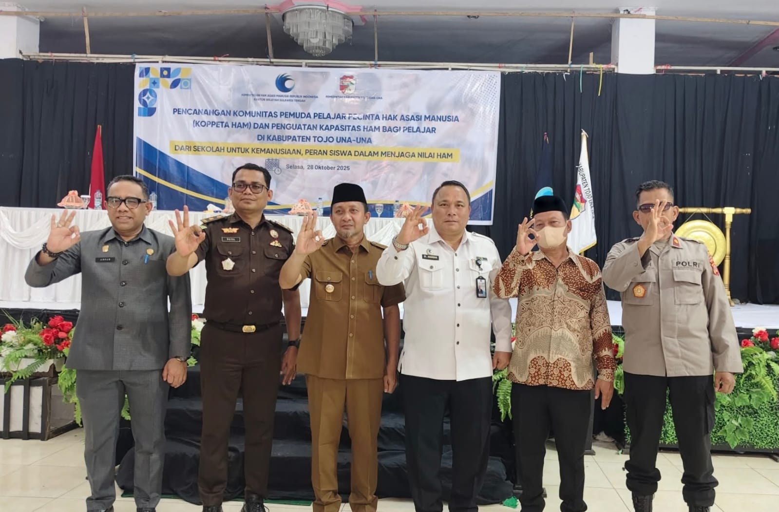 KOMUNITAS : Kemenkumham Sulteng mencanangkan komunitas Koppeta HAM di Touna, Rabu (29/10/2025).(FOTO: HERIYANTO LIMAHU/RADAR PALU).