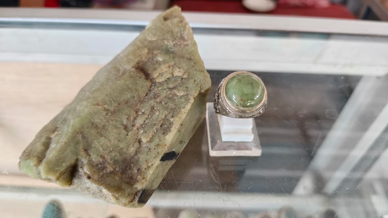 PUNYA MANFAAT KESEHATAN: Batu Akik jenis Grain Sojol ini menjadi salah satu pilihan populer batu lokal. Tidak hanya indah tapi juga diyakini punya manfaat kesehatan.