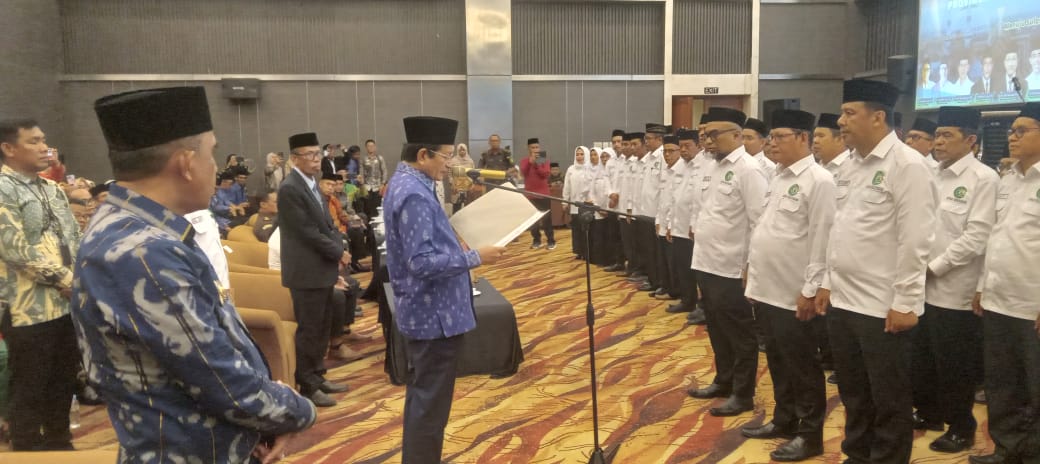 DILANTIK : Pengurus PW IPIM Sulteng dilantik oleh Menag RI, Prof Dr. Nasaruddin Umar, di sebuah hotel di Palu, Minggu (02/11/2025).(FOTO: MUCHSIN SIRADJUDIN/RADAR PALU)