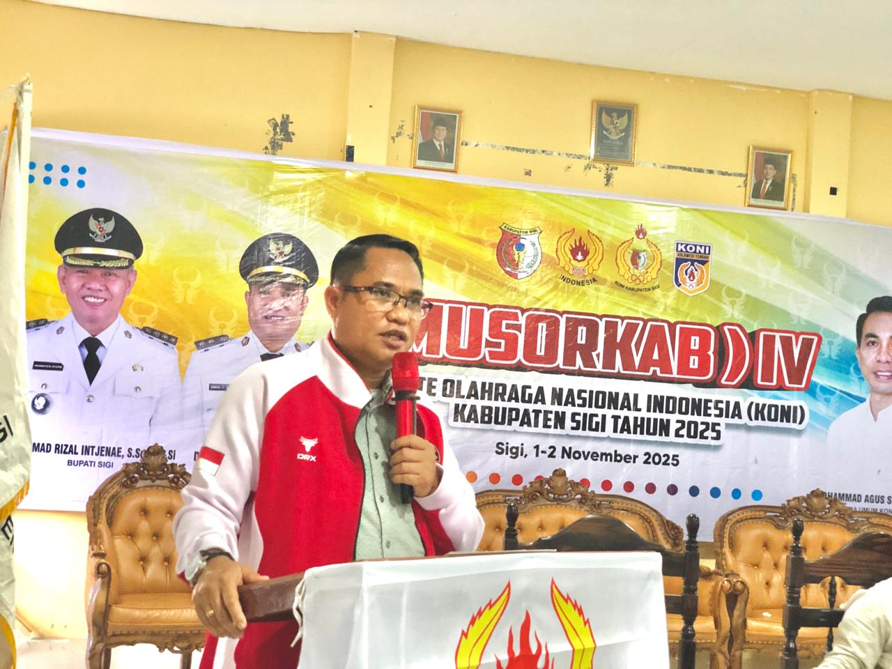 Samuel Yansen Pongi (FOTO: ANGEL SUMBARA/RADAR PALU).