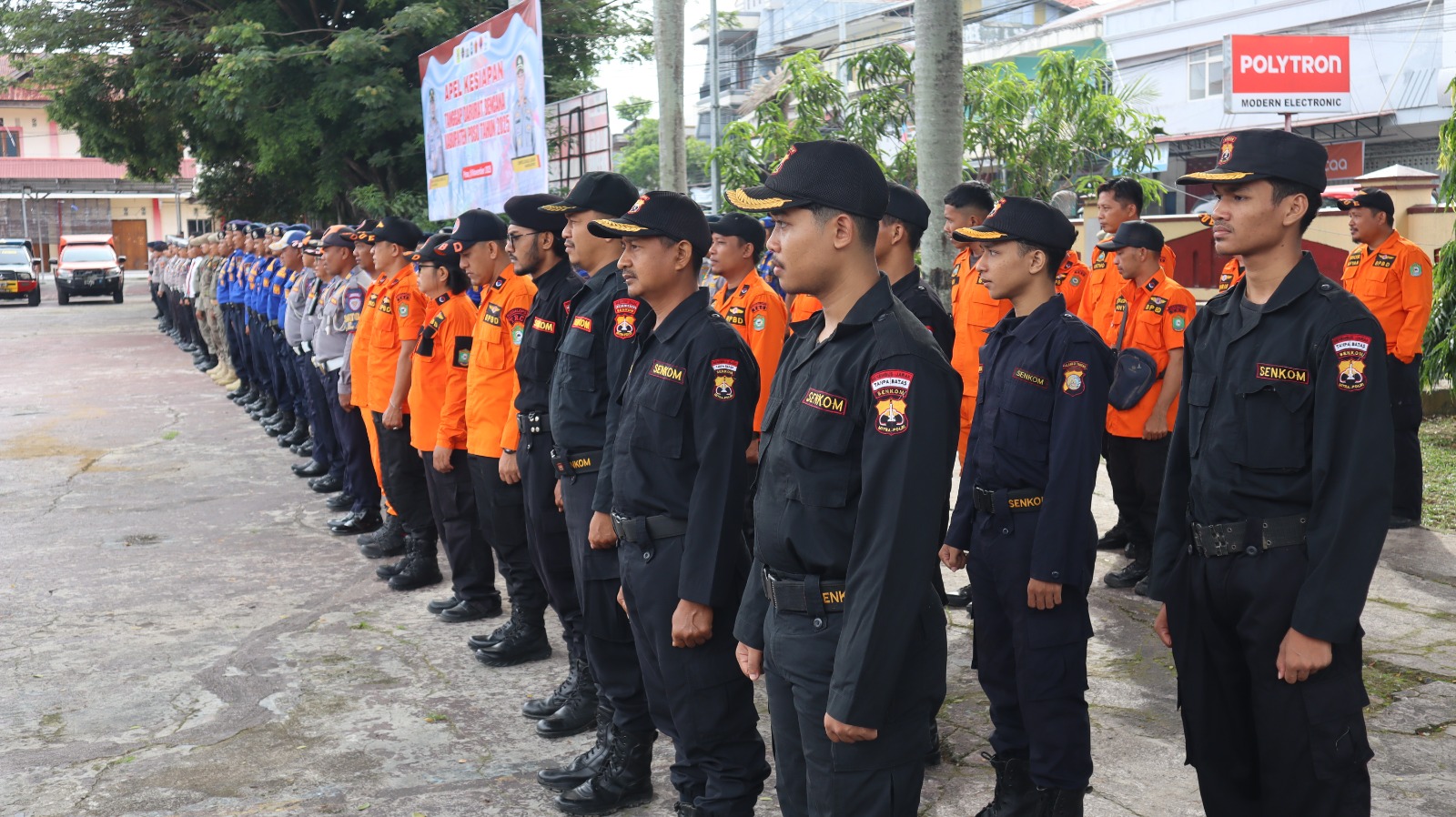 KESIAPAN : Apel kesiapan tanggap darurat bencana.(FOTO: BUDIYANTO WIHARTO/RADAR PALU).