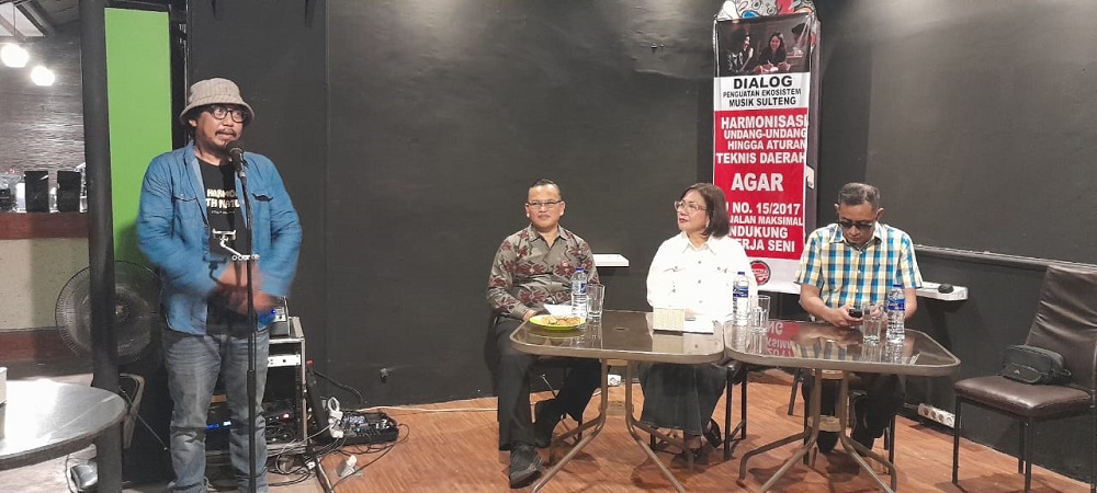 DIALOG : Ketua PAPPRI Sulteng, Umaryadi Tangkilisan, Asisten Setdaprov Sulteng, Rudi Dewanto, Direktur Produk Hukum Daerah Kemendagri, Imelda Sormin, Kepala BPJS Ketenagakerjaan Luky Julianto