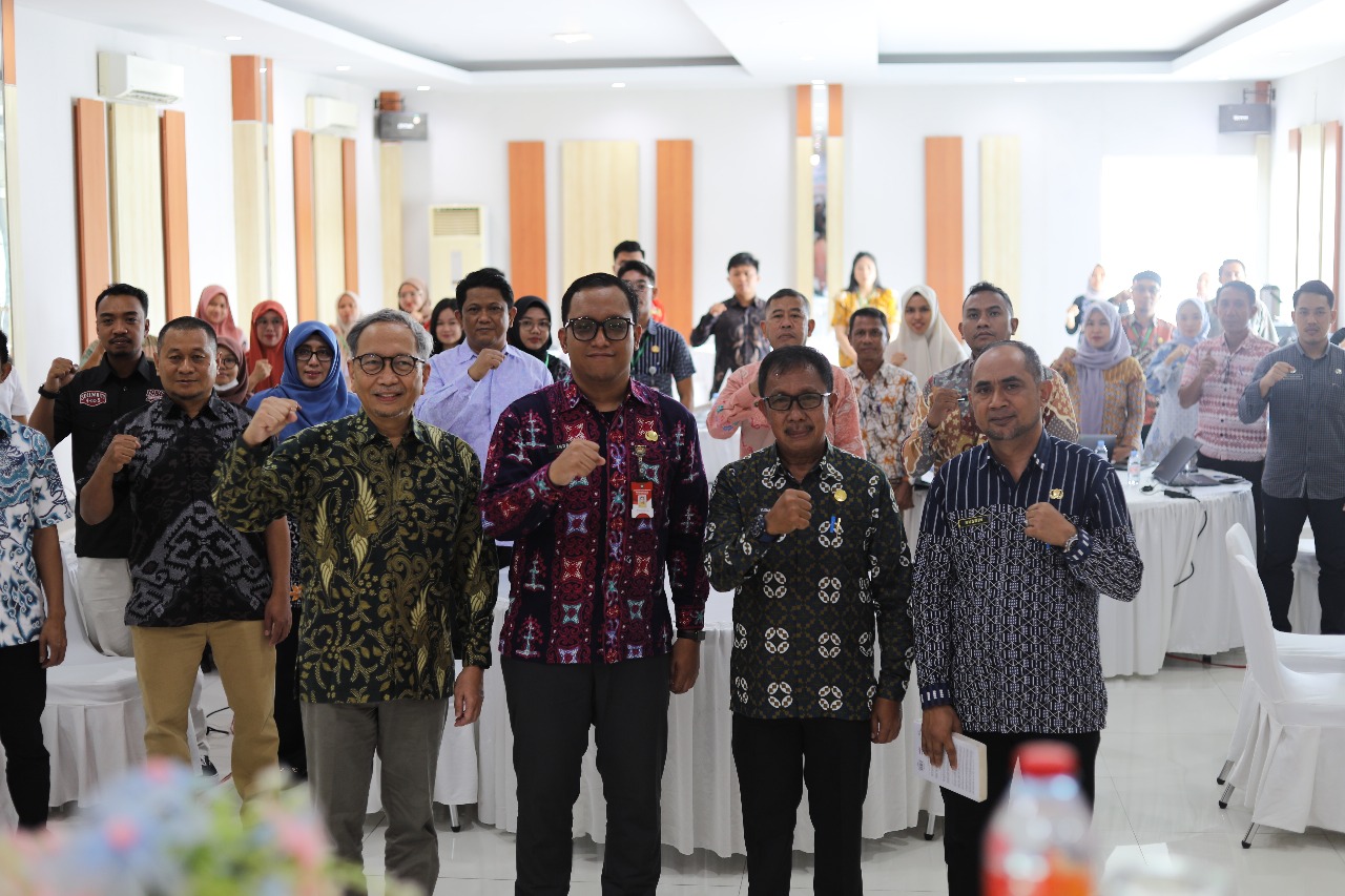 PELATIHAN : Pelatihan kustomisasi untuk wilayah Morowali, Kamis (6/11/2025).(FOTO: SUPRIYONO/RADAR PALU).