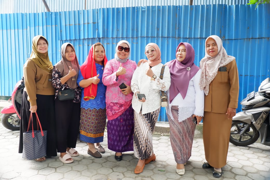 MERIAHKAN: Tenaga pendidik SDN 23 Palu juga tidak kalah ingin memeriahkan Hari Pahlawan.