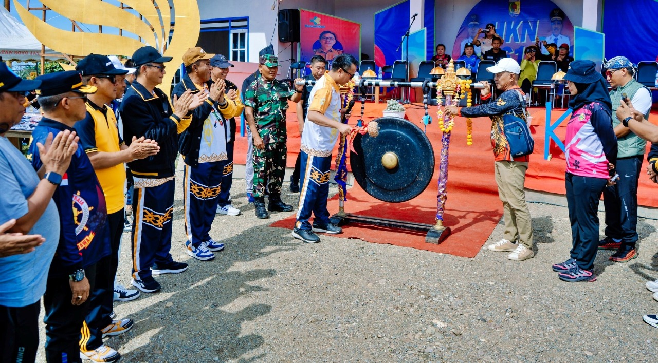ESEHATAN: Pembukaan HKN k-61 Kabupaten Morut yang dilaksanakan di Kecamatan Soyojaya, Sabtu (8/11/2025).(FOTO: ISTIMEWA/RADAR PALU).